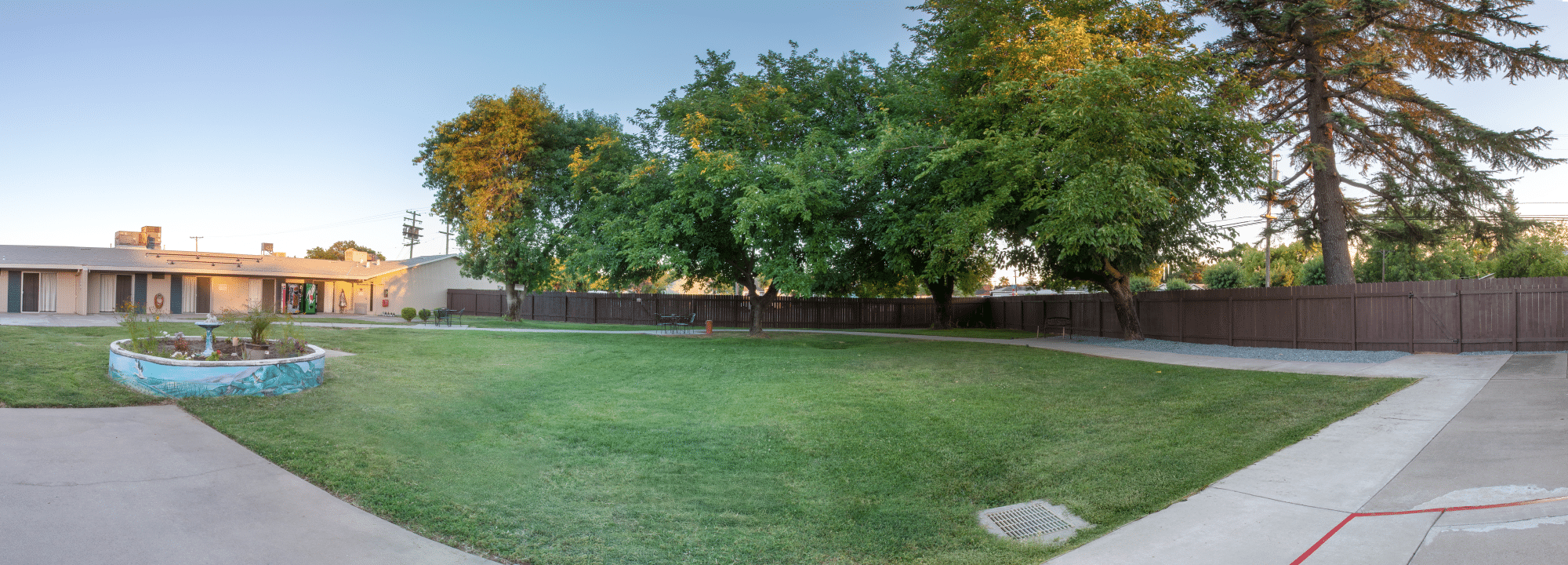 Marysville Post Acute backyard and courtyard